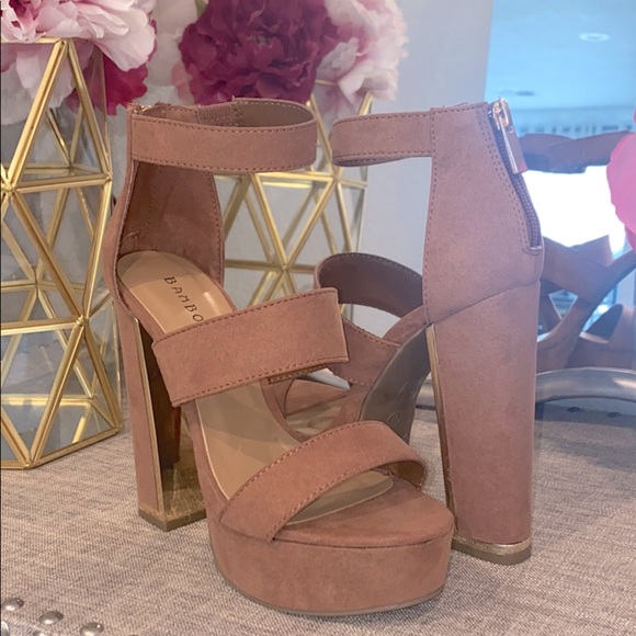 Blush/Nude platform with gold detail heel:Size 5.5 - Picture 1 of 5